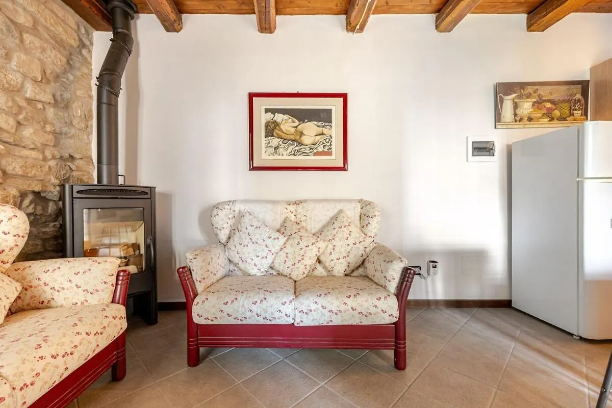 Vakantiehuis Romantica Residenza - Borgo Castello Di Serravalle